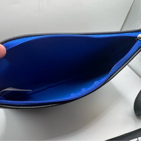 Star Wars x United Airlines Collaboration Pouch With Dental Kit And Earplugs New - Picture 9 of 9